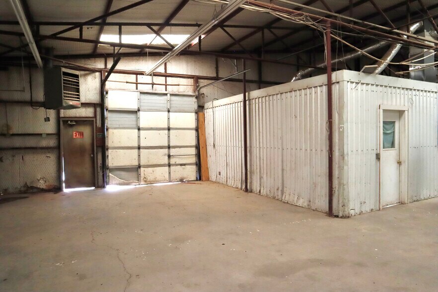 More Photos Of 3224 Industrial Dr, Wichita Falls Manufacturing For Lease