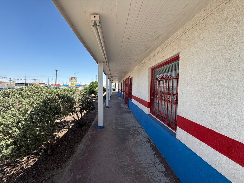 More Photos Of 7550 Alameda Ave, El Paso Office For Sale