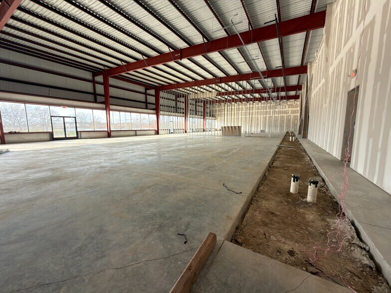 More Photos Of 14211 Hiram Clarke Rd, Houston Storefront For Lease