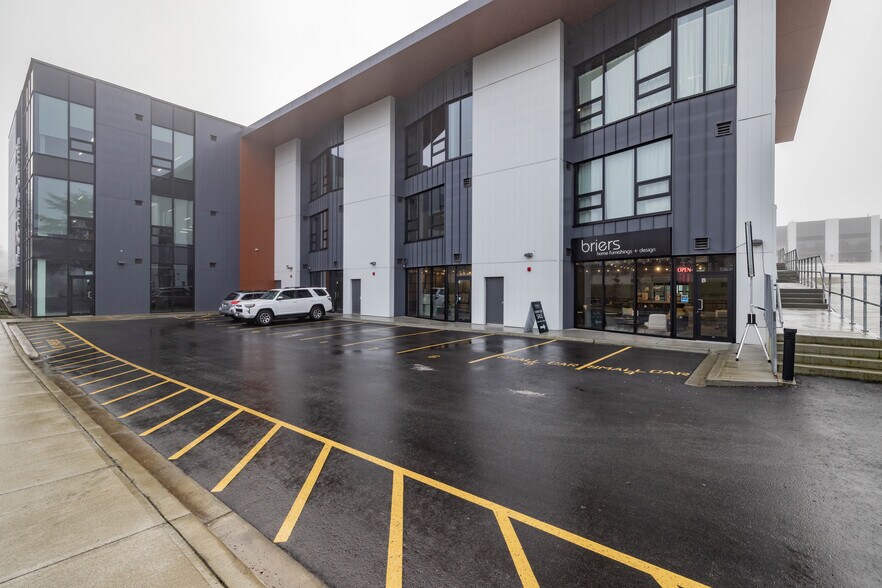 More Photos Of 8210-8220 Ross St, Vancouver Warehouse For Sale