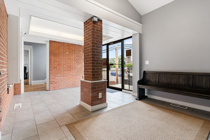 More Photos Of 285 Congress St, Bridgeport Office For Sale