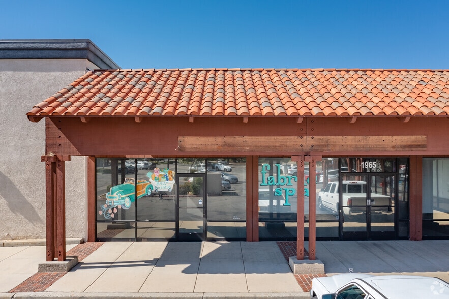 More Photos Of 1915-1989 W Avenue L, Lancaster Unknown For Lease