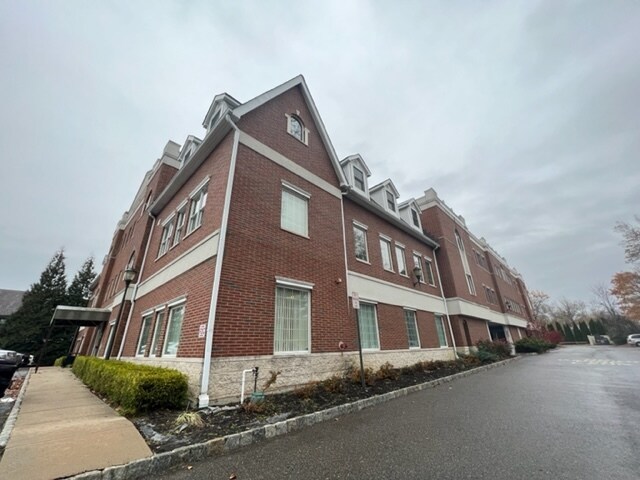 More Photos Of 83 South St, Freehold Medical For Lease