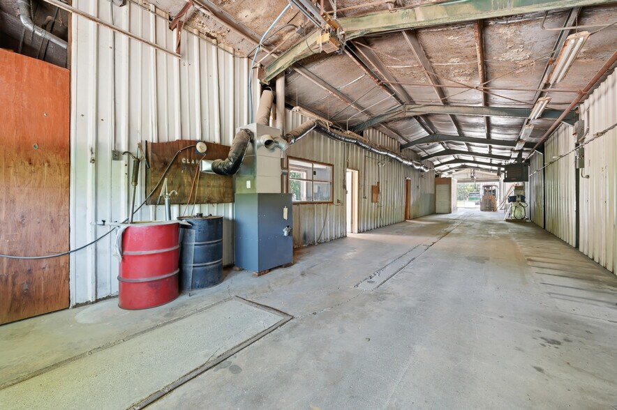 More Photos Of 3433 Sharon Rd, West Middlesex Warehouse For Sale