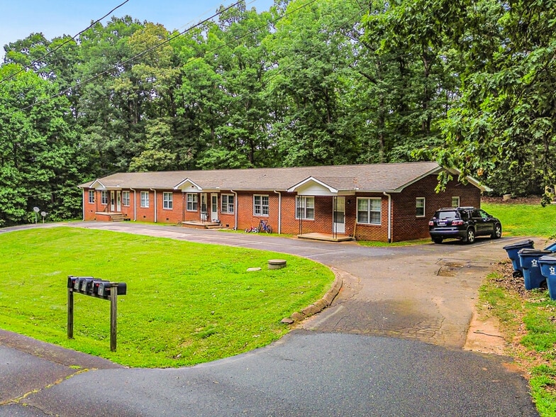 More Photos Of 144 Nottingham Dr, Forest City Apartments For Sale