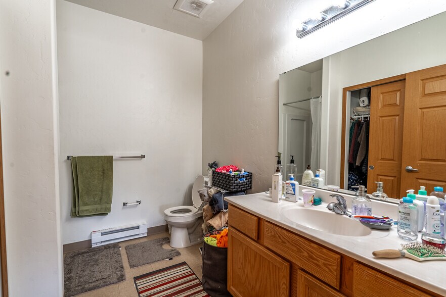 More Photos Of 625 Red Table Dr, Gypsum Apartments For Sale