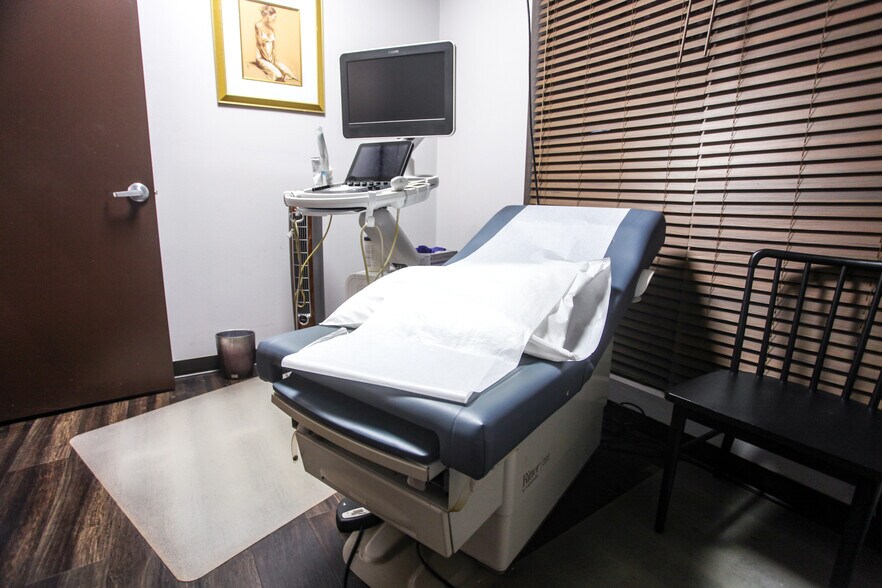 More Photos Of 19740 Interstate 45, Spring Healthcare For Lease