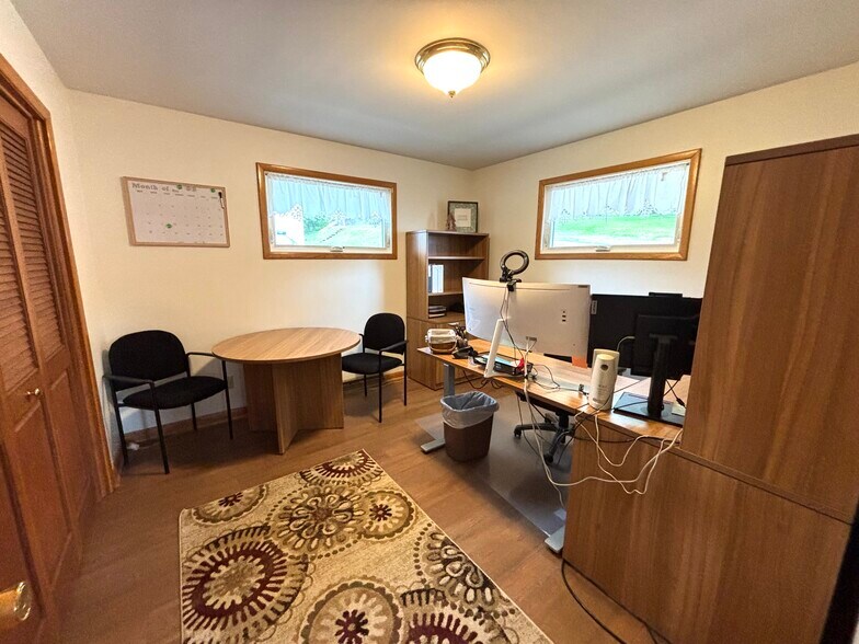 More Photos Of 99 N Sugar St, Saint Clairsville Flex For Sale