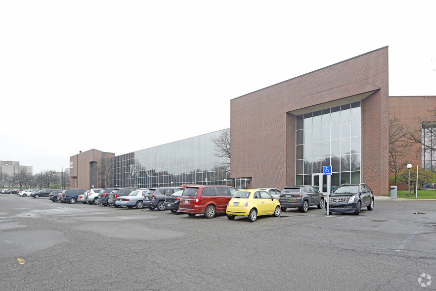 More Photos Of 3155 W Big Beaver Rd, Troy Unknown For Lease