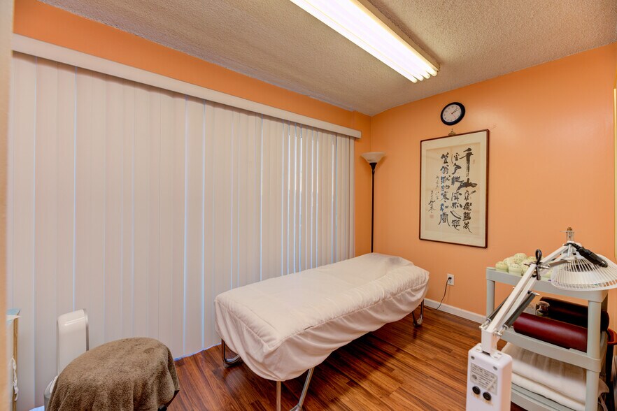 More Photos Of 24248 Crenshaw Blvd, Torrance Office For Sale