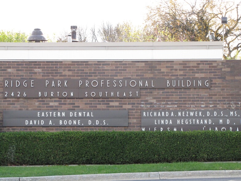 More Photos Of 2426 SE Burton St, Grand Rapids Medical For Sale