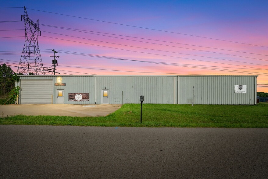 More Photos Of 1761 Jardco Dr, Clarksville Warehouse For Lease