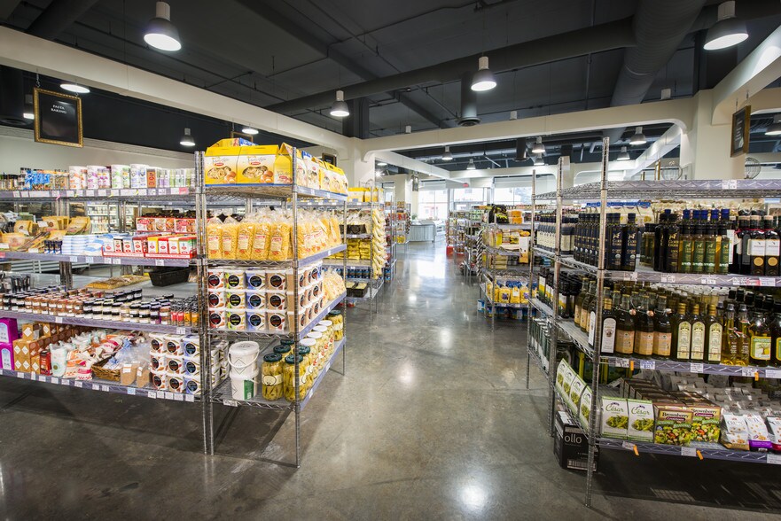 More Photos Of 1011 9th Ave SE, Calgary Office For Lease