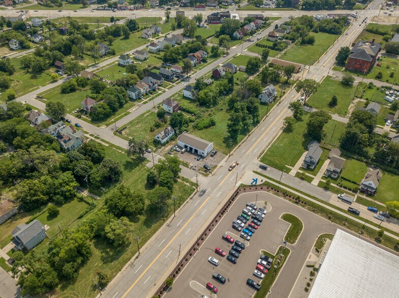 More Photos Of 5788 Van Dyke St, Detroit Auto Repair For Sale