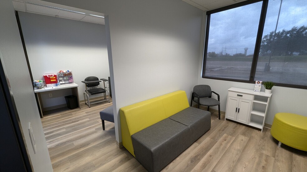 More Photos Of 2951 Kinwest Pky, Irving Office For Lease