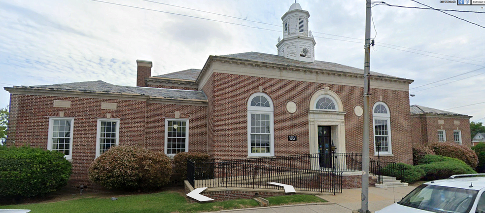 Primary Photo Of 400 W Main St, Crisfield Post Office For Lease