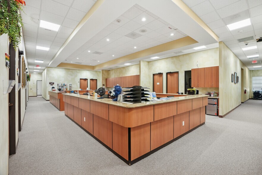 More Photos Of 11706 Fallbrook Dr, Houston Medical For Lease