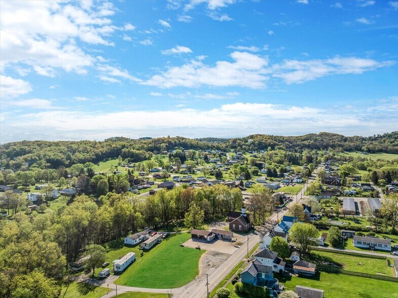 More Photos Of 212 Pine St, Jefferson Carwash For Sale