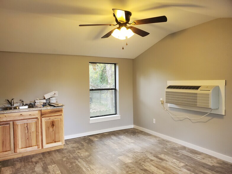 More Photos Of 86 Hillside Ave, Holiday Island Apartments For Sale