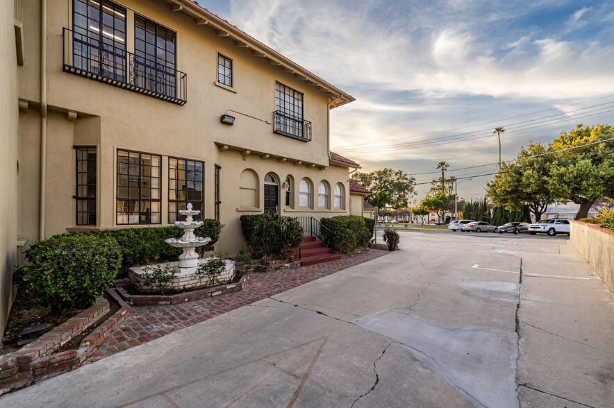 More Photos Of 7121 Magnolia Ave, Riverside Office For Sale