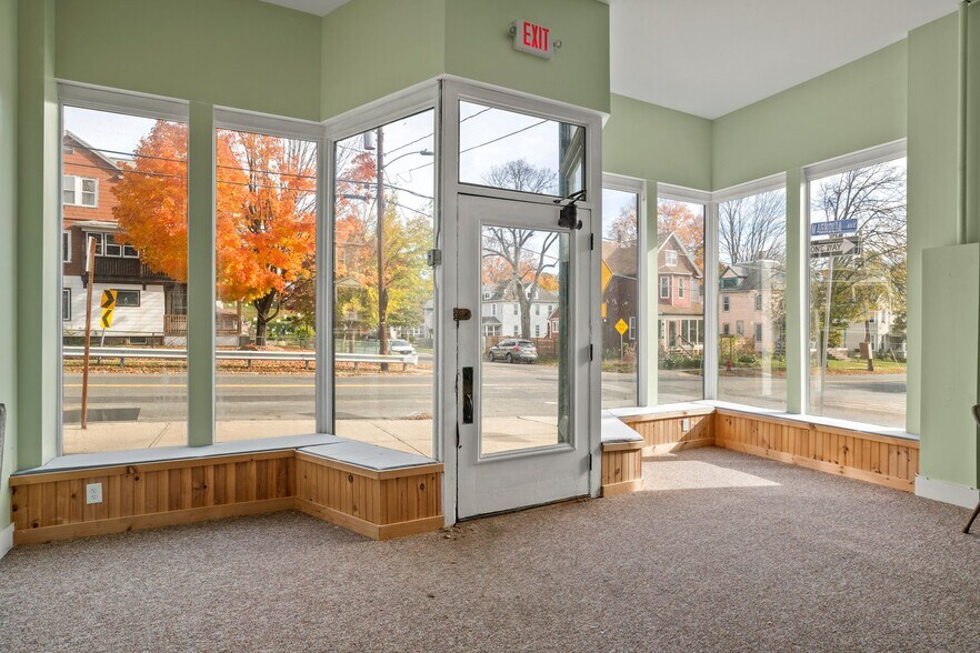 More Photos Of 226-228 Sargeant St, Holyoke Storefront Retail Residential For Lease