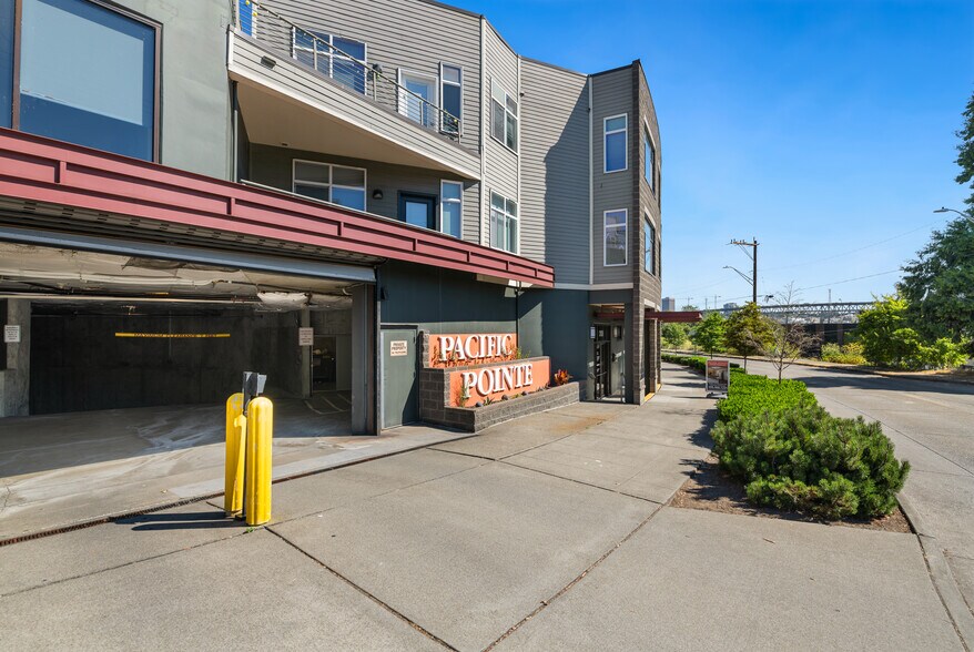 More Photos Of 2100-2110 N Pacific St, Seattle Office For Sale