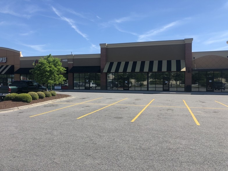 More Photos Of 4600 E 10th St, Greenville General Retail For Lease