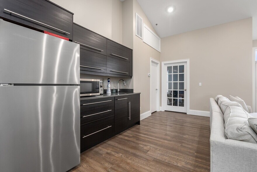 More Photos Of 42 Felton St, Waltham Warehouse For Lease