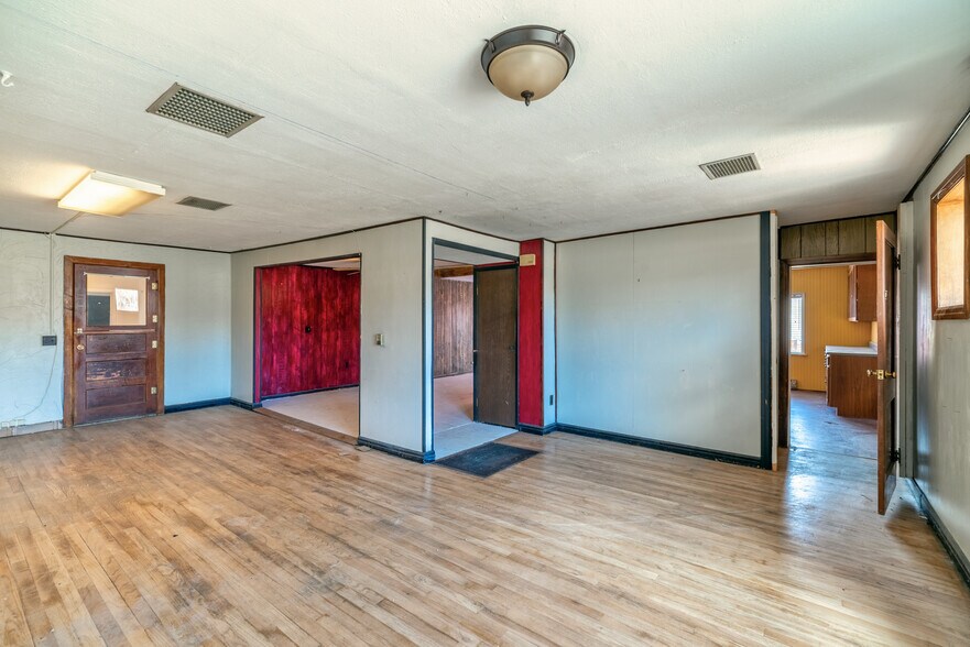 More Photos Of 121 Byers Ave, Hot Sulphur Springs Storefront Retail Residential For Sale