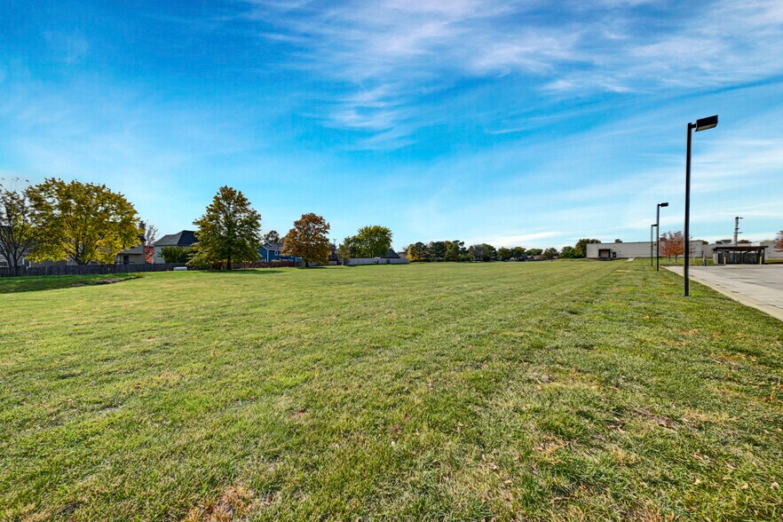 More Photos Of 18320 S Center St, Gardner Medical For Sale