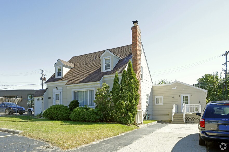 Primary Photo Of 2961 Prynne St, Keego Harbor Apartments For Sale