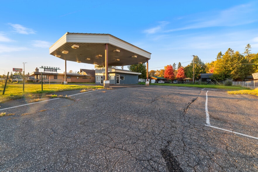 More Photos Of 1219 7th Ave, Two Harbors Convenience Store For Sale