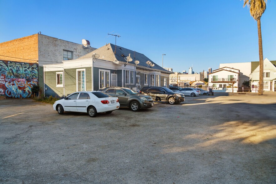 More Photos Of 114-120 E Adams Blvd, Los Angeles Land For Sale