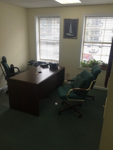 More Photos Of 8607-8609 2nd Ave, Silver Spring Medical For Sale