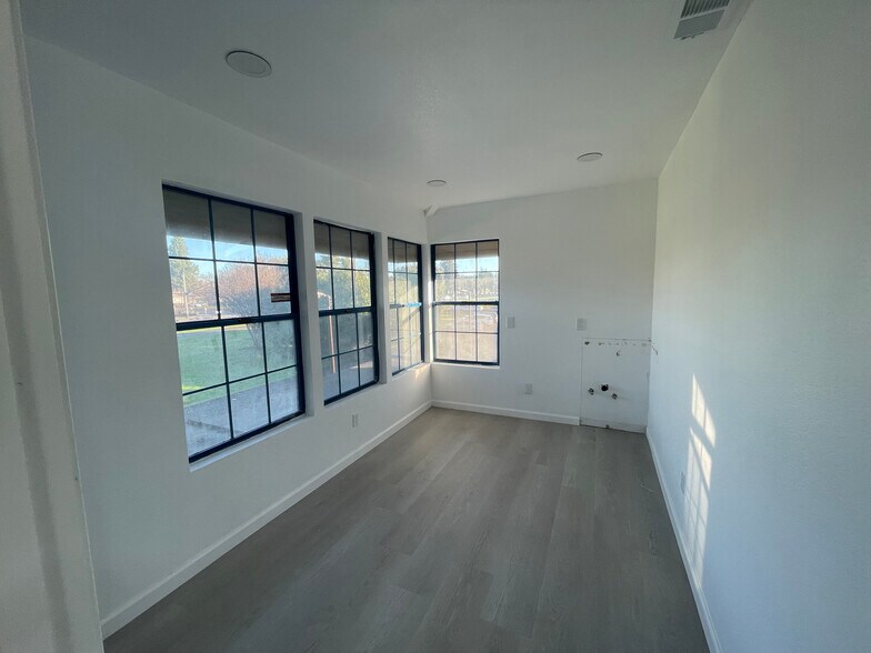 More Photos Of 1919 Grand Canal Blvd, Stockton Office For Sale