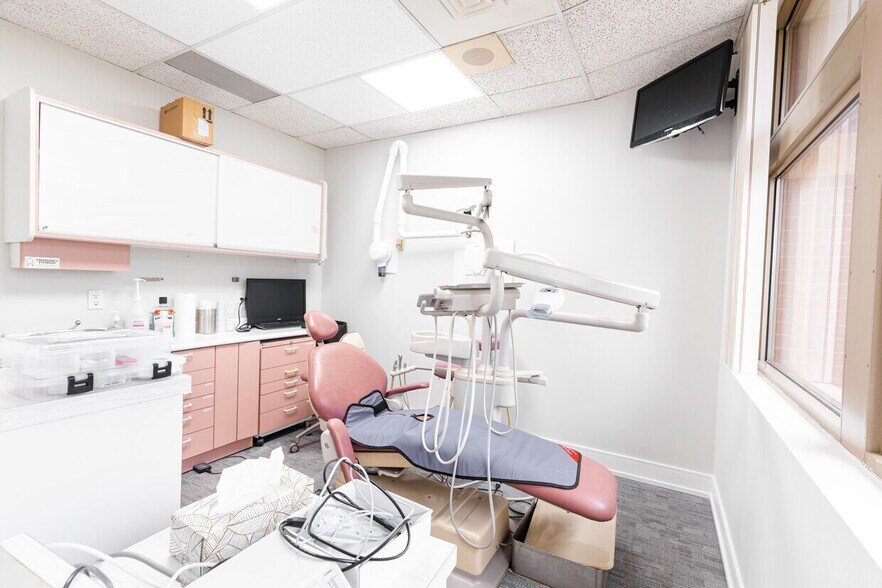 More Photos Of 3852 Finch Ave, Toronto Office For Sale
