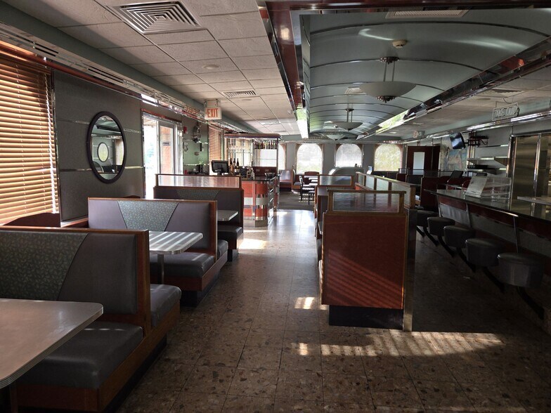 More Photos Of 5500 US Hwy 9w, Newburgh Restaurant For Sale