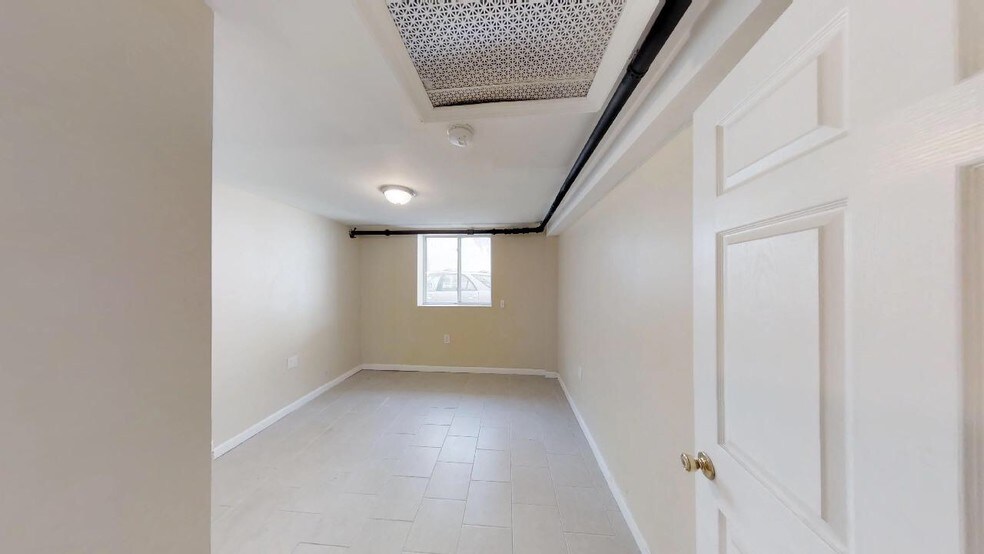 More Photos Of 1549 Selwyn Ave, Bronx Apartments For Lease