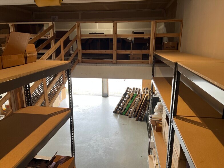 More Photos Of 808-810 6th St S, Kirkland Office Residential For Lease