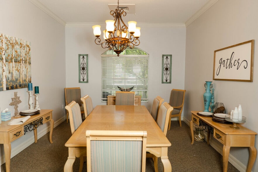 More Photos Of 12 E Grove Ave, Lake Wales Assisted Living For Sale