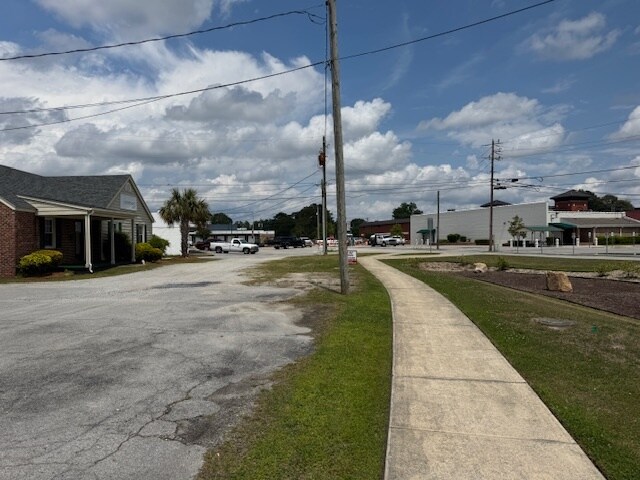 More Photos Of 203 W Bayshore Blvd, Jacksonville Office Residential For Lease