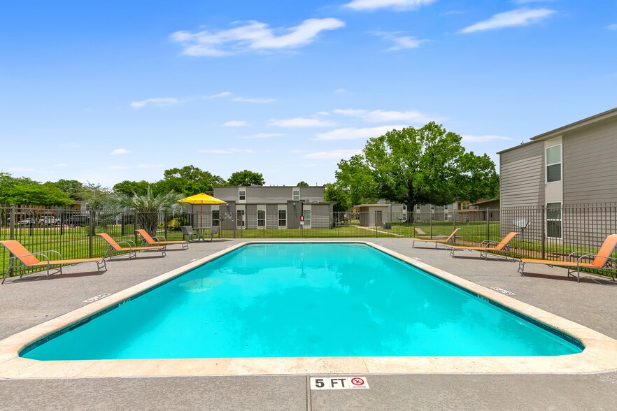 More Photos Of 3619 Texas St, Lake Charles Apartments For Sale
