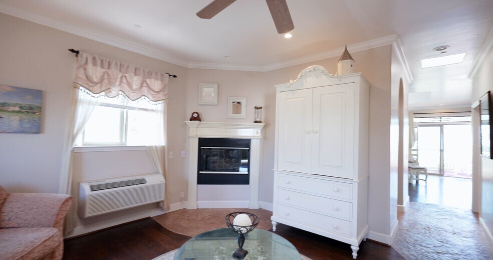 Primary Photo Of 95 S Ocean Ave, Cayucos Hospitality For Sale