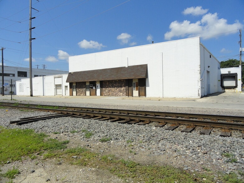 Primary Photo Of 306 S Pearl St, Green Bay Warehouse For Sale