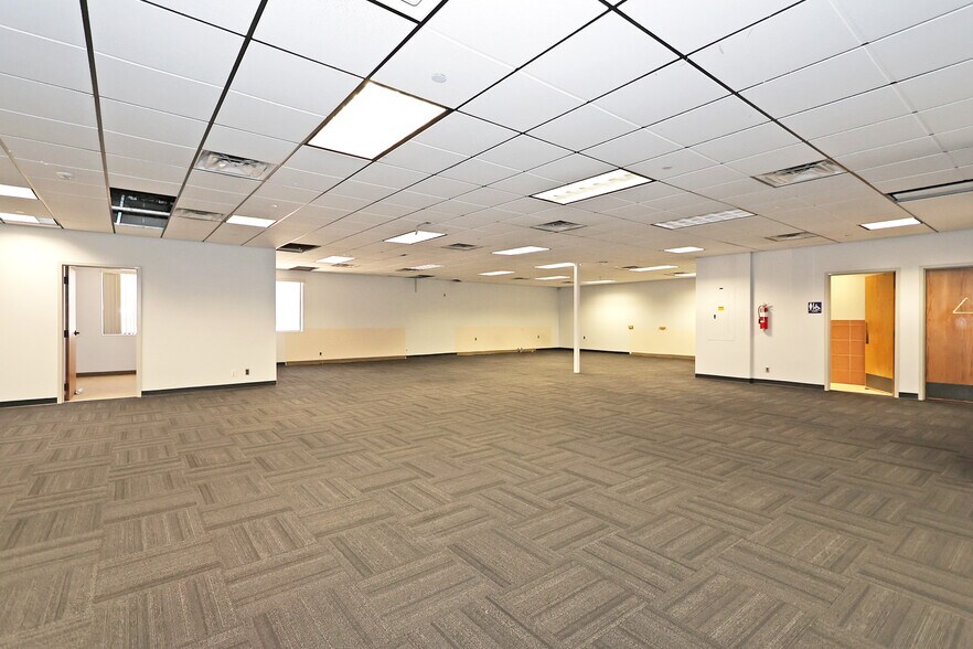 More Photos Of 41725 Cook St, Palm Desert Office For Sale