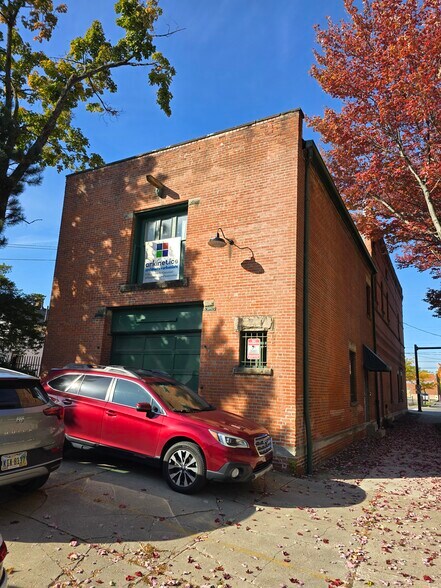 More Photos Of 3723 Pearl Rd, Cleveland Office For Sale