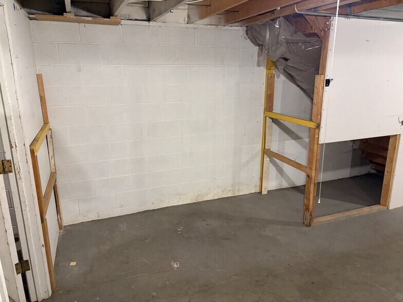 More Photos Of 27051 Southfield Rd, Lathrup Village Freestanding For Sale