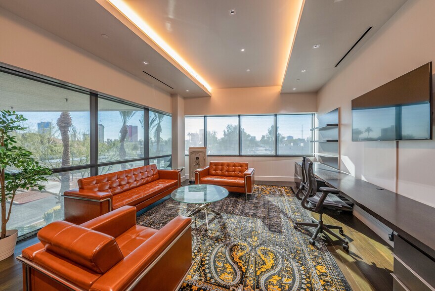 More Photos Of 2960 W Sahara Ave, Las Vegas Office For Lease