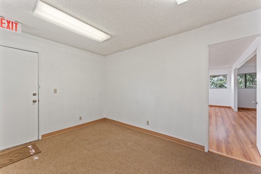 More Photos Of 235 W Pueblo St, Reno Research And Development For Sale