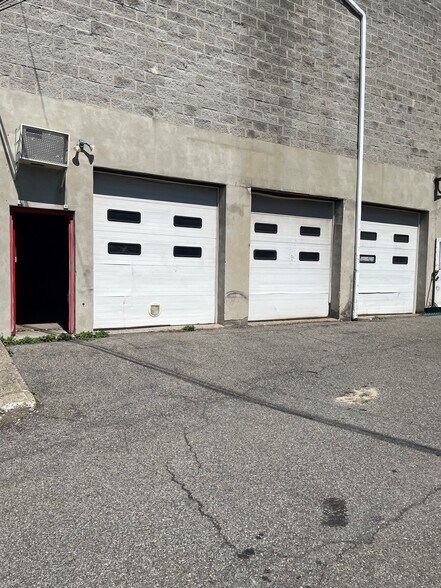 More Photos Of 309 N Bedford Rd, Mount Kisco General Retail For Lease
